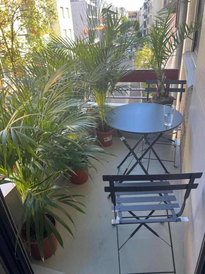 Stylish 1-Bedroom Condo Close To Exhibition Square Bazylea Zewnętrze zdjęcie