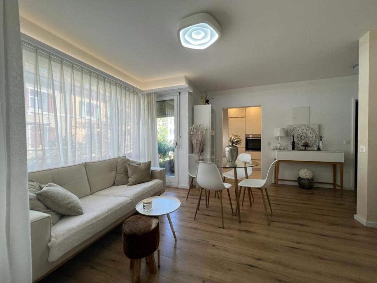 Stylish 1-Bedroom Condo Close To Exhibition Square Bazylea Zewnętrze zdjęcie
