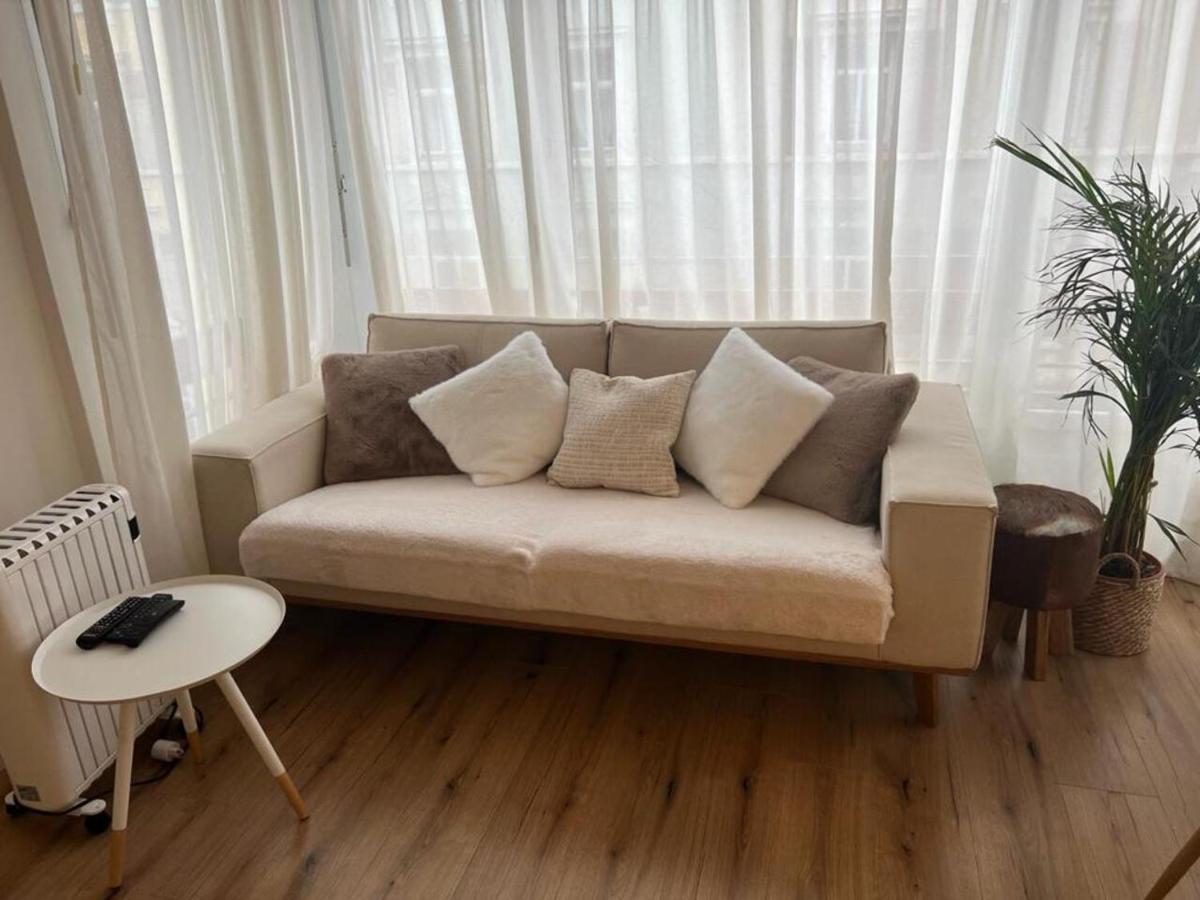 Stylish 1-Bedroom Condo Close To Exhibition Square Bazylea Zewnętrze zdjęcie